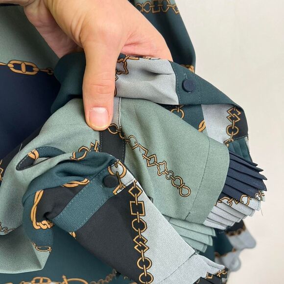 Ann Taylor blue and green chain print blouse with ruffles and buttons Size M - Picture 5 of 7